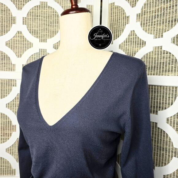 The Limited NWT Blue/Gray V-Neck Ruched Sides Long Sleeve Sweater Size Medium - Picture 2 of 13